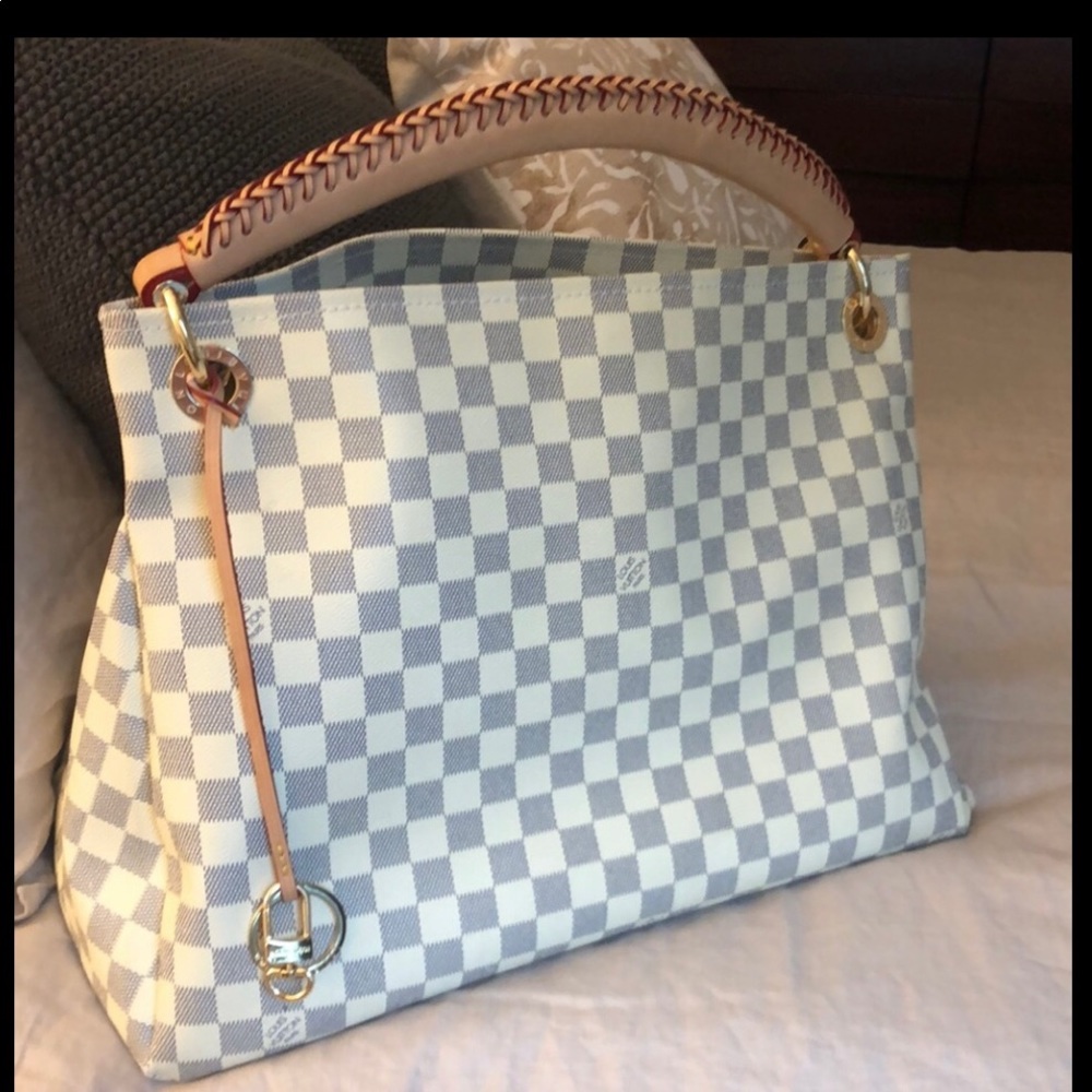 LV Artsy MM Bag-Like New